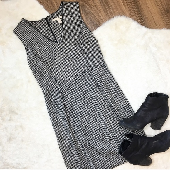 Banana Republic • Houndstooth Wool Blend Dress - Picture 2 of 4